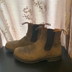 Blundstones